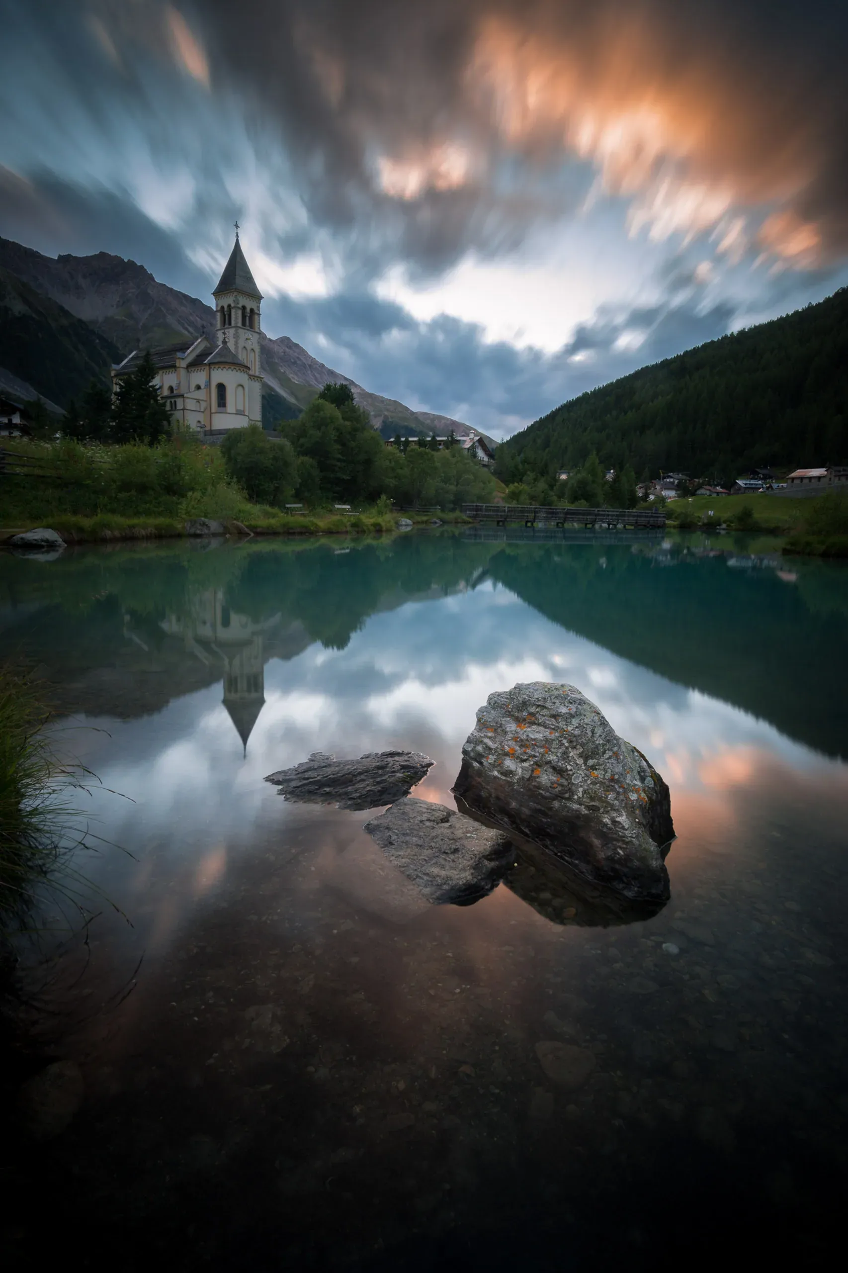 Dusk at the mountain lake